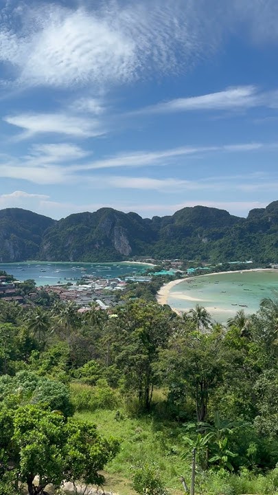 Вид на два пляжа😍 #travel #thailand #таиланд #пхипхи #travel #phiphi # ...