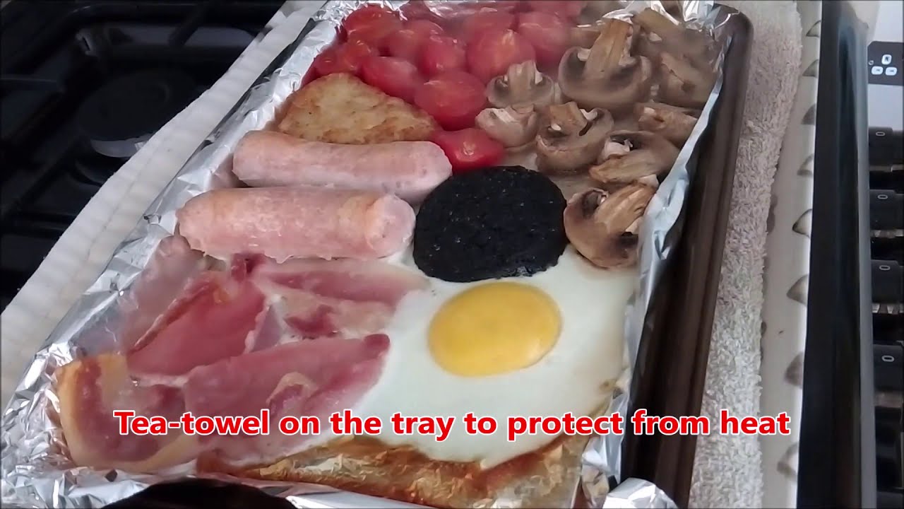 English cooked breakfast tray bake in 25 mins with minimum effort & washing up absolutely