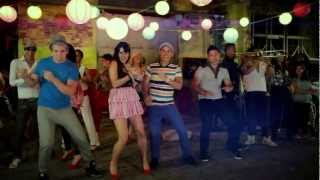 Video thumbnail of "YULY & HAVANA C - LO MALO SE VA BAILANDO (Official Video)"