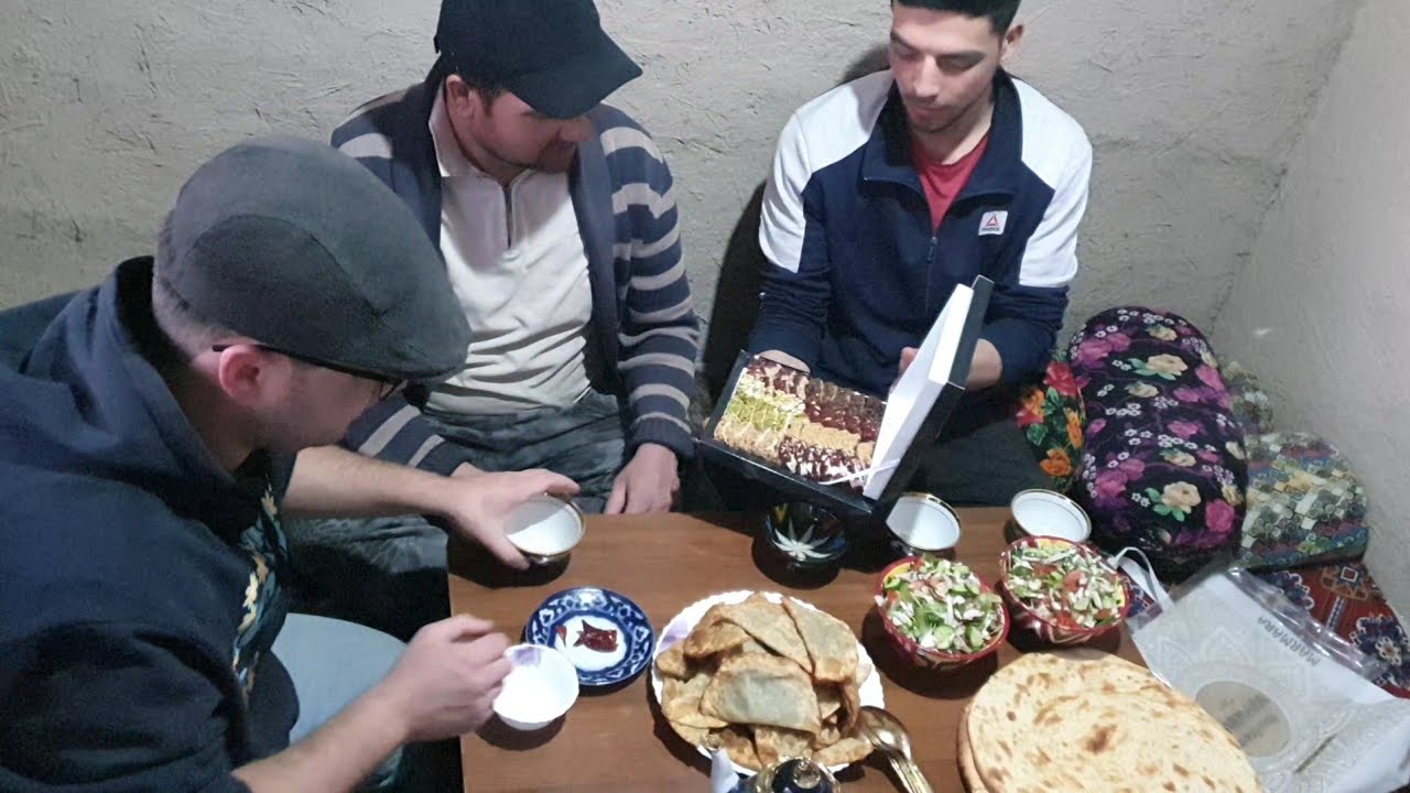 Tabiat qo'yniga Turkiyadan jiyanim Temurmalik keldi. Ramazonda Iftorga Xorazm palovi qildik.