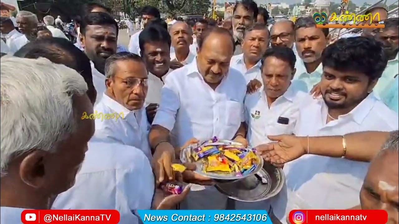 எம்.ஜி.ஆர். பிறந்த நாள் விழா:நெல்லையில் அ.தி.மு.க.வினர் அவரது சிலைக்கு மாலை அணிவித்து மரியாதை