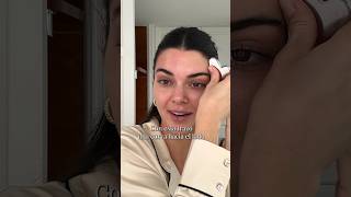 Kendall Jenner: Su Truco Con La Gua Sha Para Las Cejas