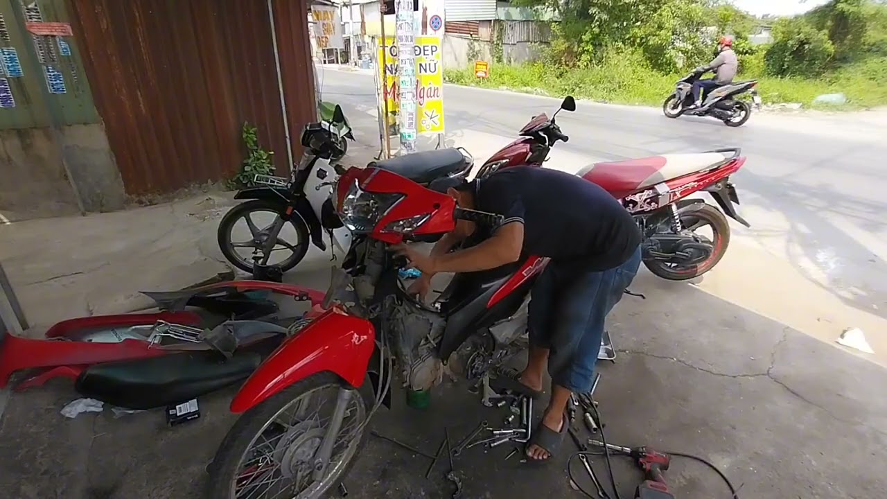 thay giàn áo mới cho anh khách  ung hộ đâu tiên của năm. 