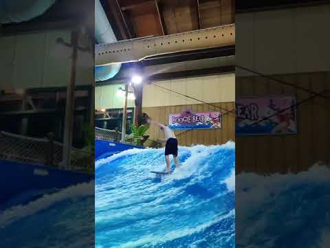 Video: Six Flags Great Escape Lodge-Zatvoreni vodeni park u New Yorku