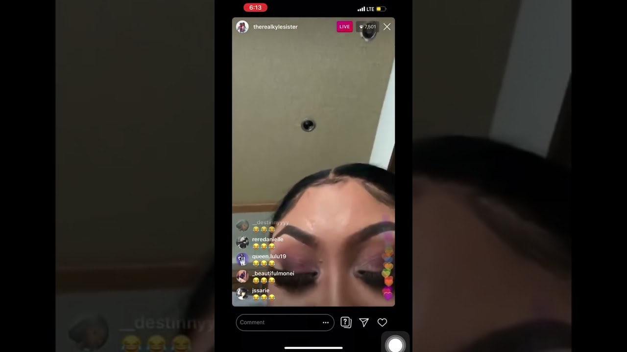 MONEYBAGG YO EATING ARI 😺 ON LIVE!!