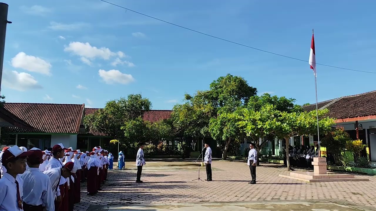Peringatan Hari Guru Nasional SDN 5 Bendorejo Tema  Guru Hebat, Indonesia Kuat