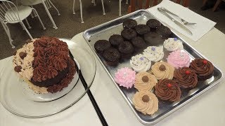 Golaith Cupcake Challenge Kirby's Kupcakes BIG 5,550 Calorie Dessert!!