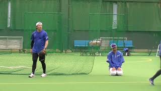 プロ野球　中日　秋季キャンプ　26仲地選手32伊藤選手　室内守備練習