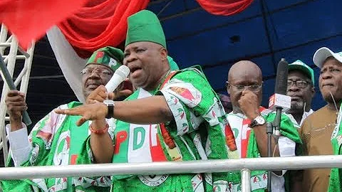 Senator,Ademola Adeleke throws shot at APC at PDP Mega Rally in Osogbo, Osun. See His Dance Moves