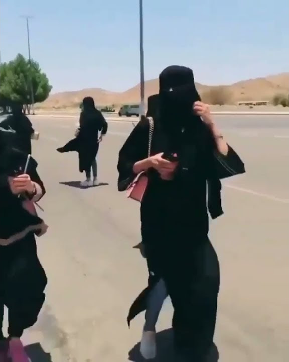 Omani girls enjoying