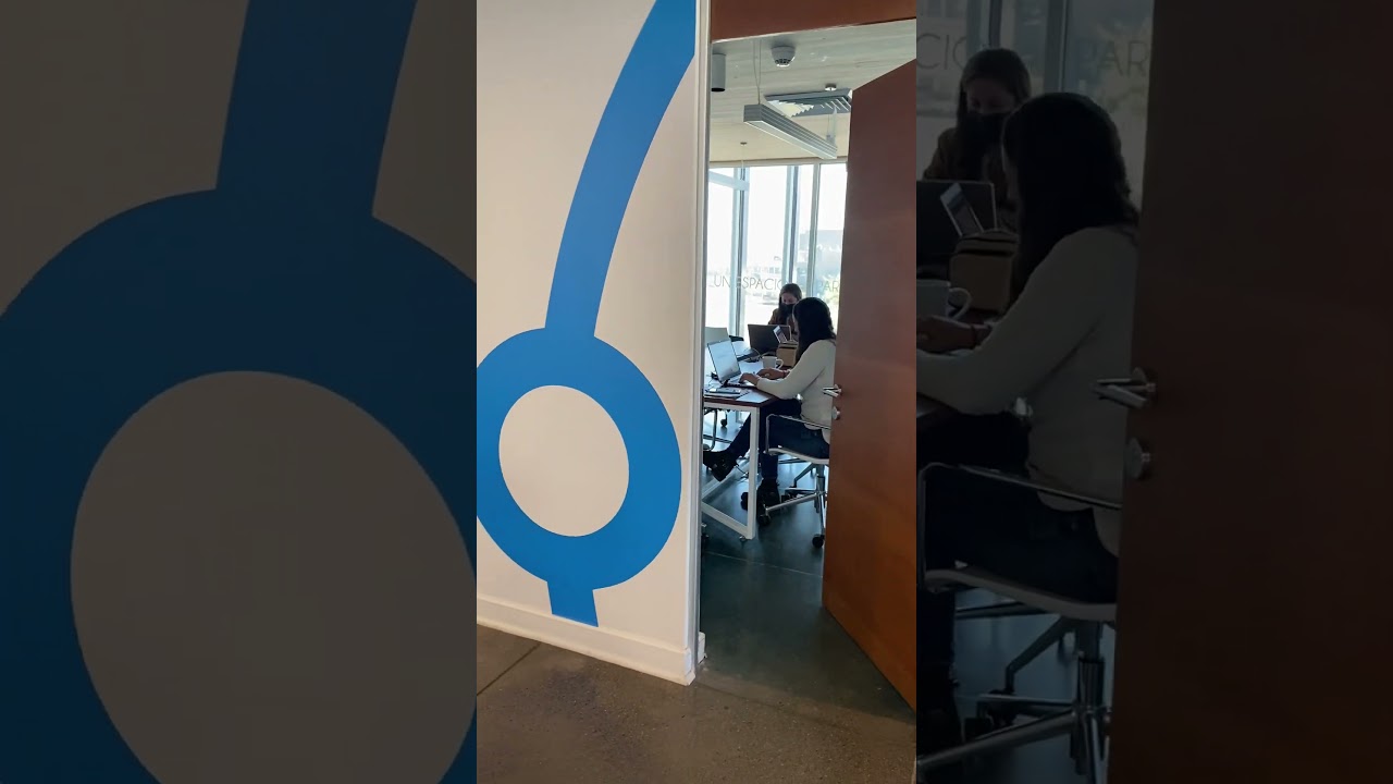 CONETWORK, tu mejor lugar para arrendar espacios de trabajo en área compartida u oficina privada.