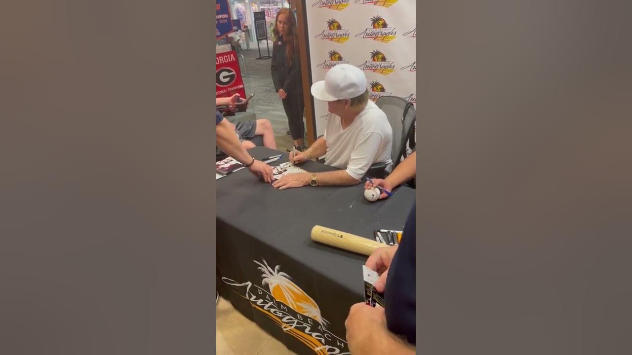 Pete Rose Signing Autographs 2022 YouTube