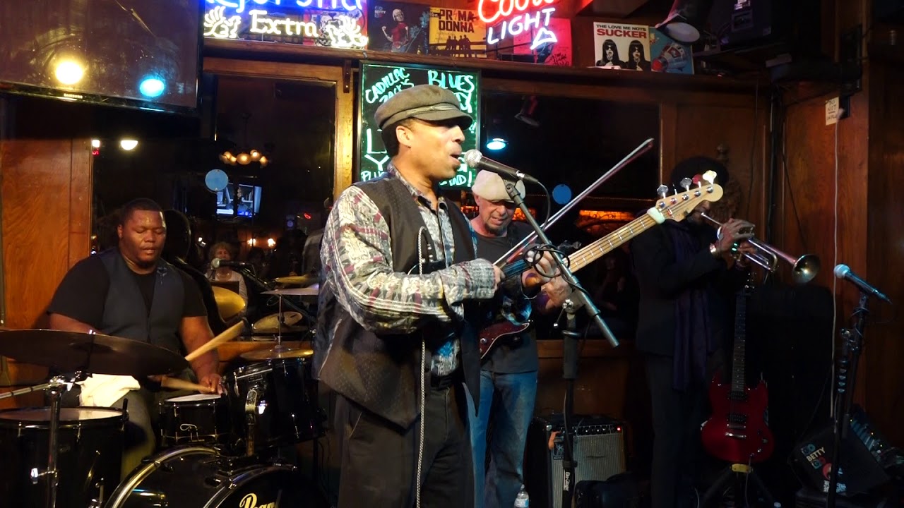 Lionel Young on electric fiddle YouTube