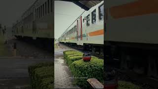 Kereta Api Matarmaja Melaju Kencang Di Perlintasan Wilangan keretaapi kereta keretaapiindonesia