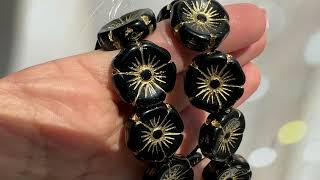 Квітка Гібіскуса 20Мм - Чеські Намистини, Чорна З Золотом