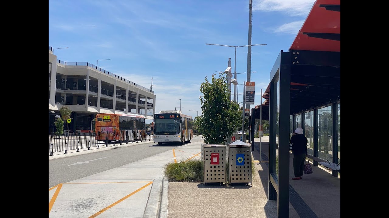 ventura-pakenham-587-on-route-888-berwick-clyde-youtube