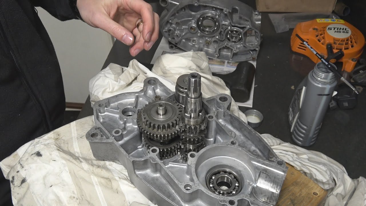 Suzuki K50 - Ihopmontering av motor - Del 1. Lager, packboxar och växellåda.