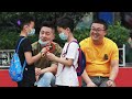 Would People Prevent Kids from Smoking? | Social Experiment 当看到两个小学生在学抽烟，有人直接把烟抢走了（社会实验）