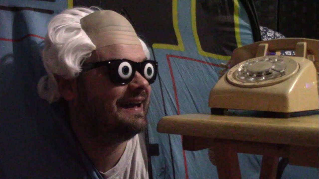 Episode 4 - The Lars Face a Bomb Threat - YouTube