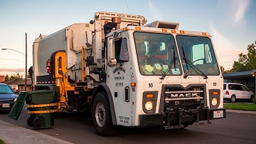 Mack LEU - Labrie Automizer Garbage Truck