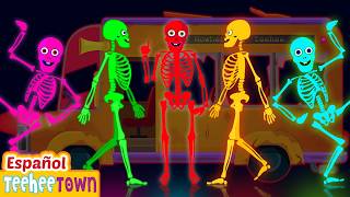 💀Cinco esqueletos locos viajando en un autobús 🚌| Canciones de Halloween | Pueblo Teehee