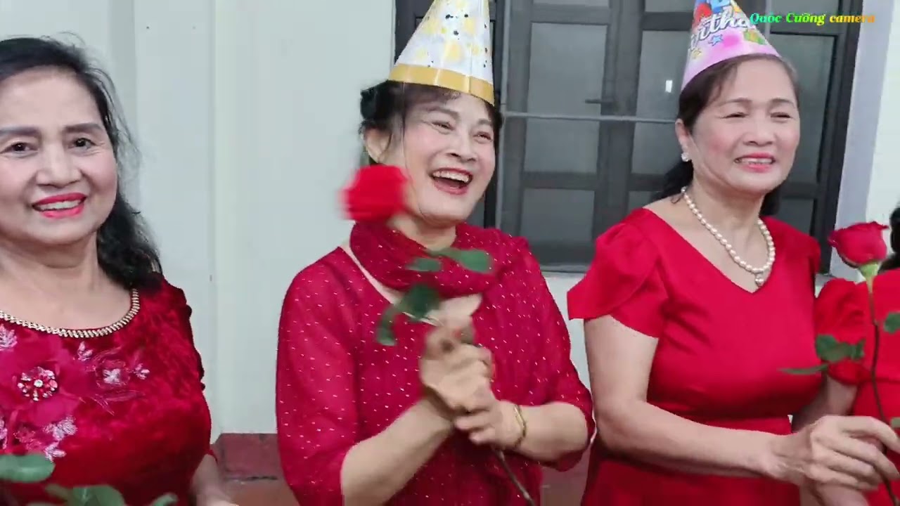 Clb khiêu vũ Hồ Xuân Hương vui giáng sinh 2025