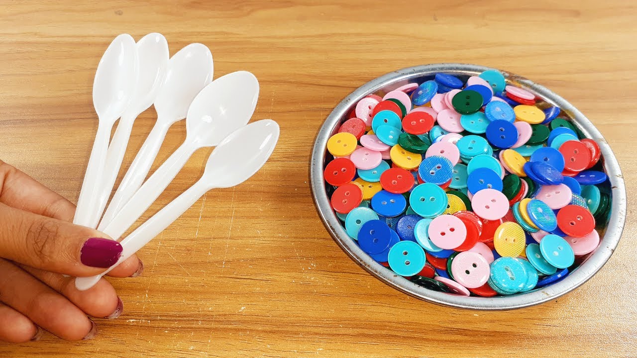 2 SUPERB WALL HANGING DECOR IDEAS USING DIY THINGS AND PALSTIC SPOON