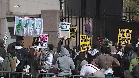 As Passover begins, tempers flare at Columbia University protest