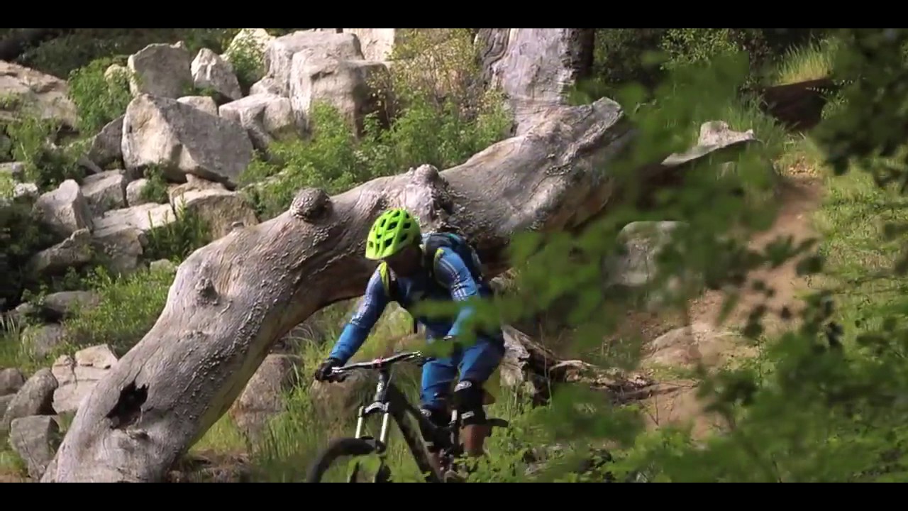 IXS RS helm in action | MTBwear.nl
