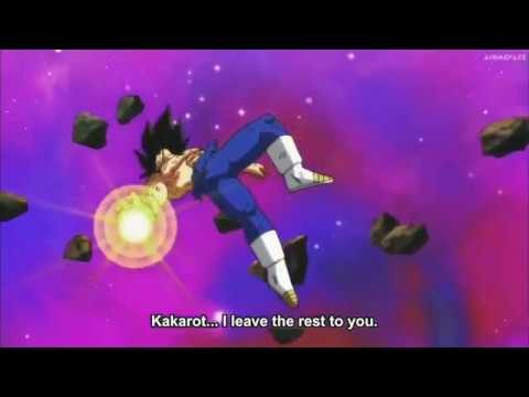 Vegeta Falls from the stage and give his energy to Goku - YouTube
