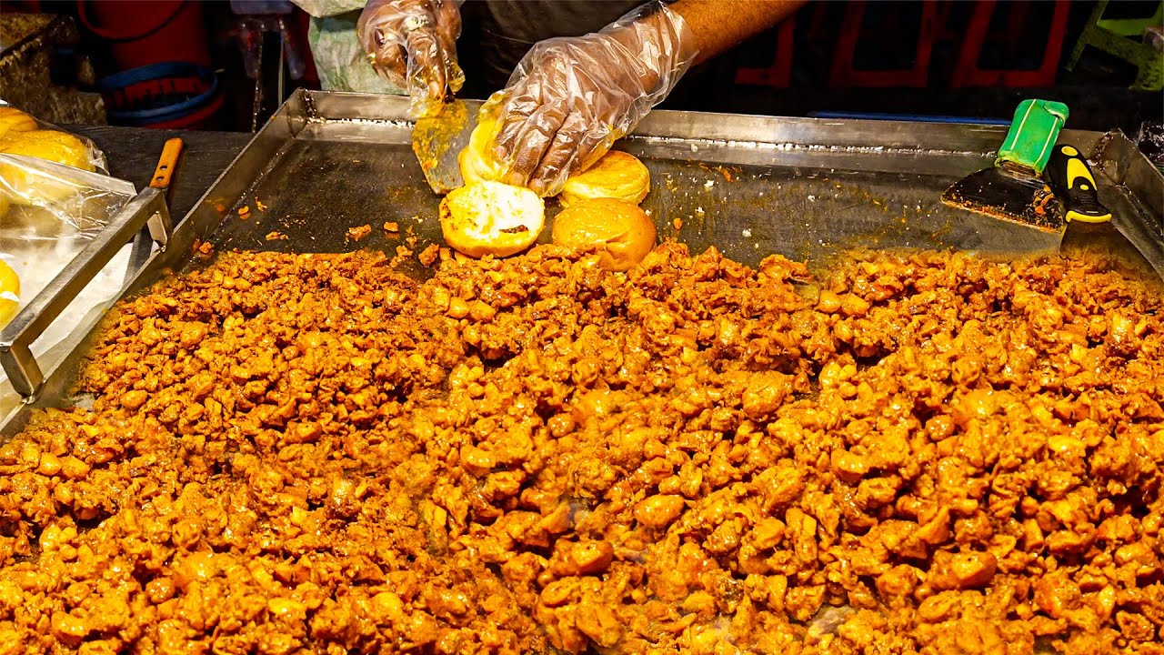 Chicken BURGER in Dhaka Bangladeshi Street Food MM Food Vlog’s