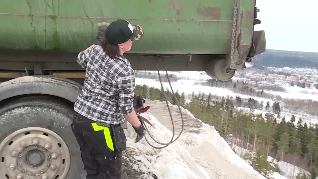 Här är Sveriges kanske högsta snöhög - 