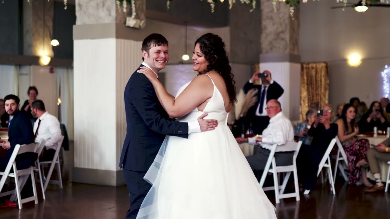 The Taylor’s Heartfelt Wedding: A Celebration of Love and Family | Newark, OH