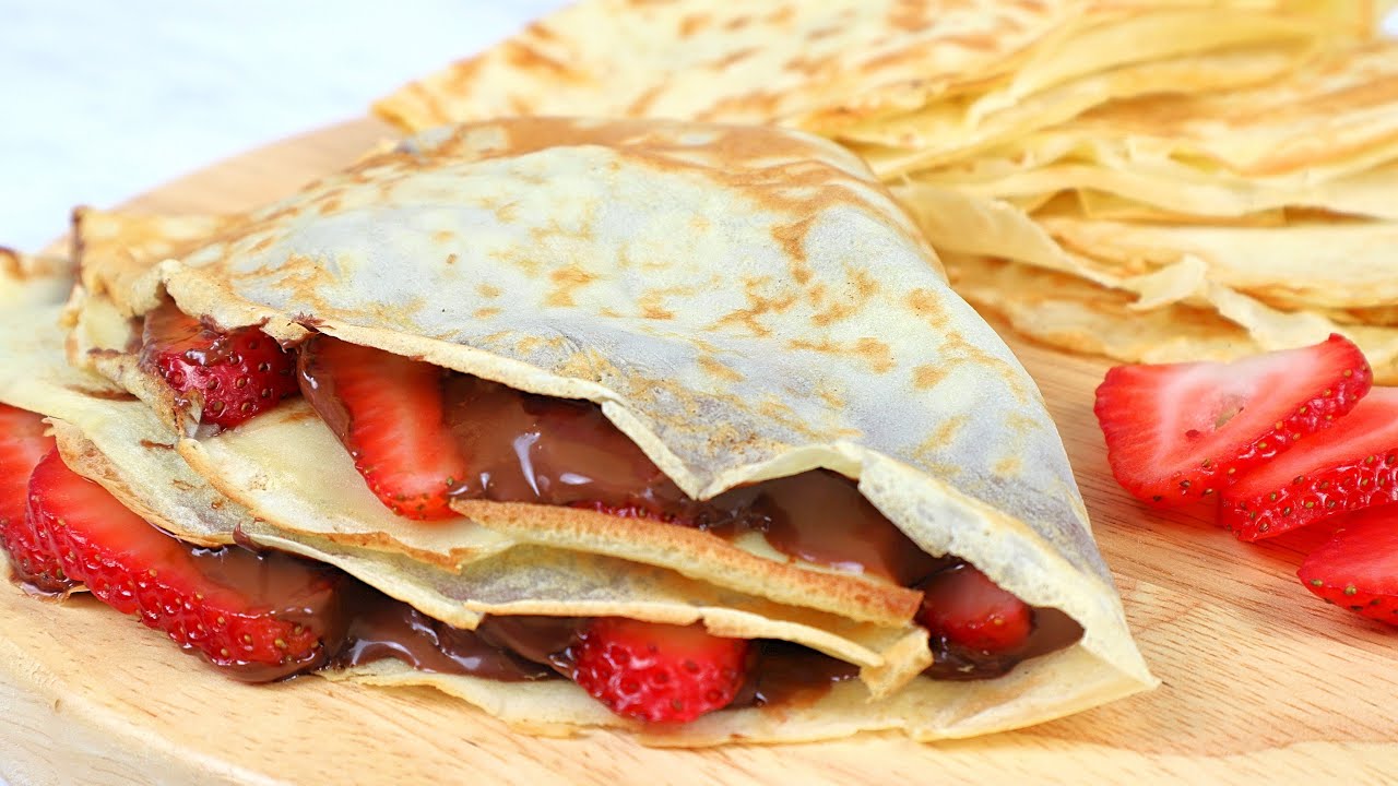 Nutella Crepes (With Strawberries!) - Chelsea's Messy Apron