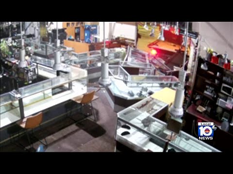 WATCH: Video shows thieves smashing truck into front doors of Aventura jewelry store