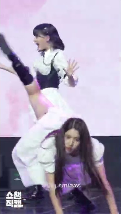 Her highnotes first 😂 cutie lily #lily #nmixx