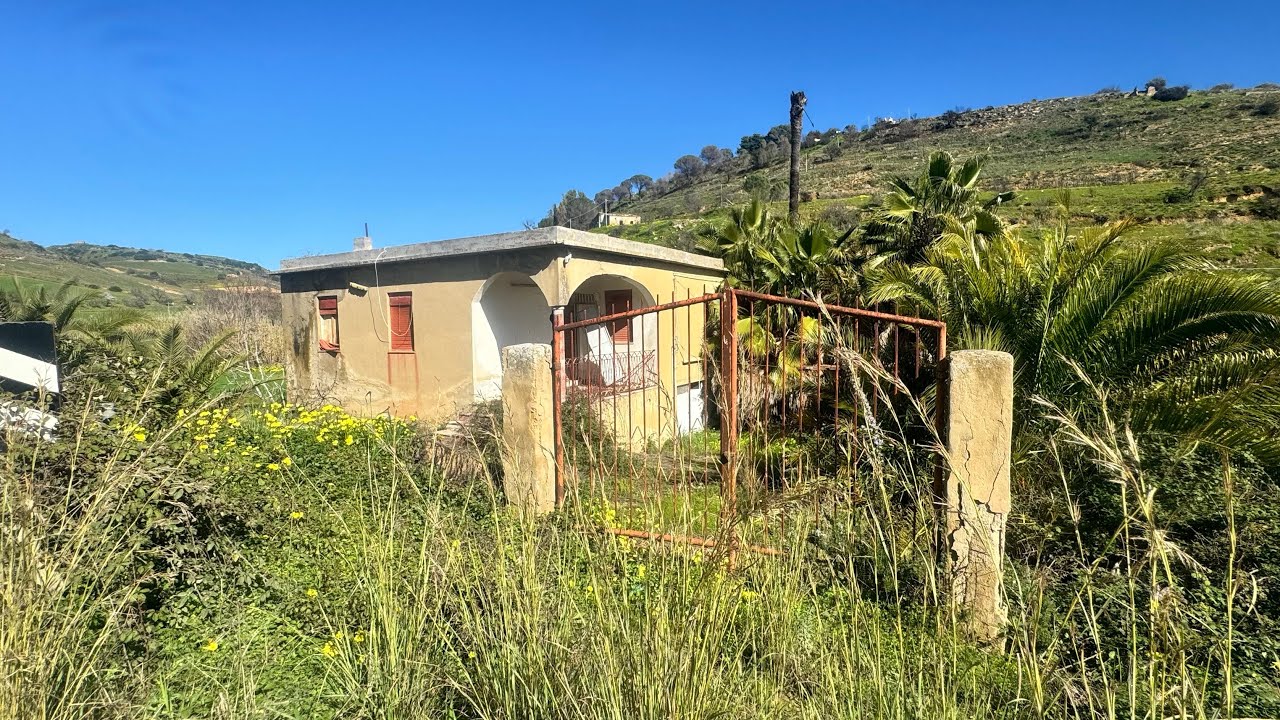 CASA ABBANDONATA NEL 2001