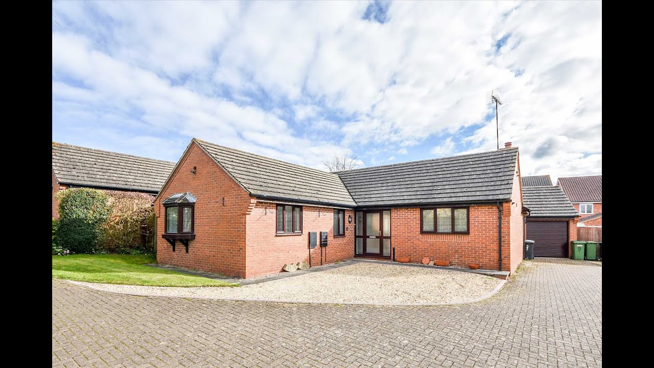 To Let - The Grove, Wollaston, NN29 7RF