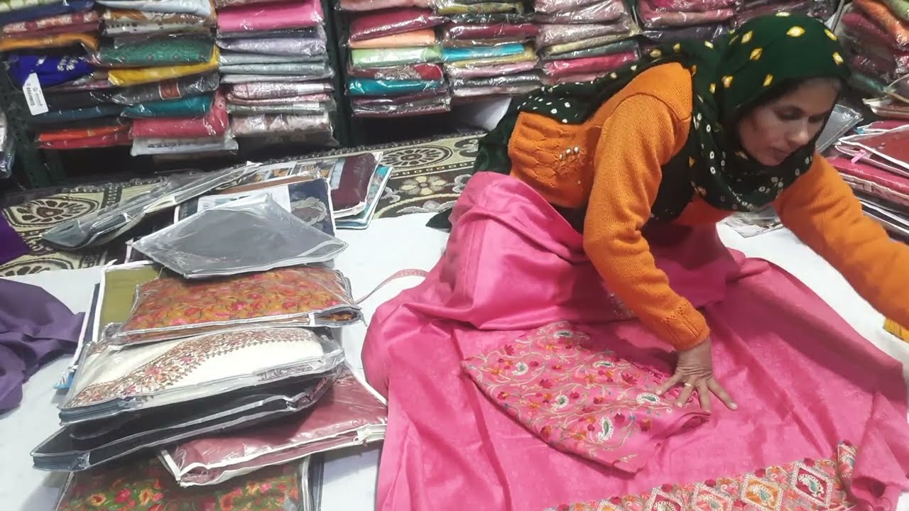 सर्दियों के सूटों पर लगा दी सेल रेट कर दिये बहुत कम (9991851775)