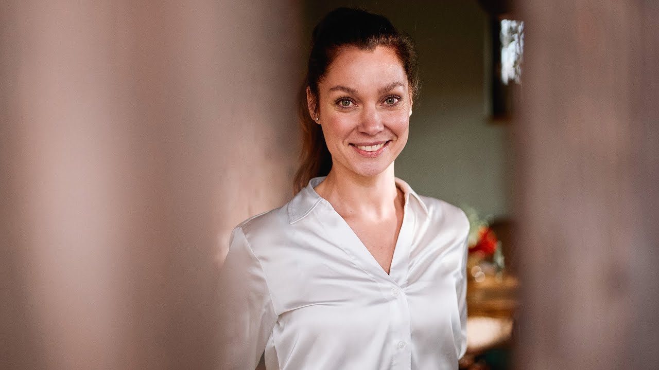 TEASER – "Lass uns über das Reden reden" – Hannah Panidis im GRANDIOS-Interview