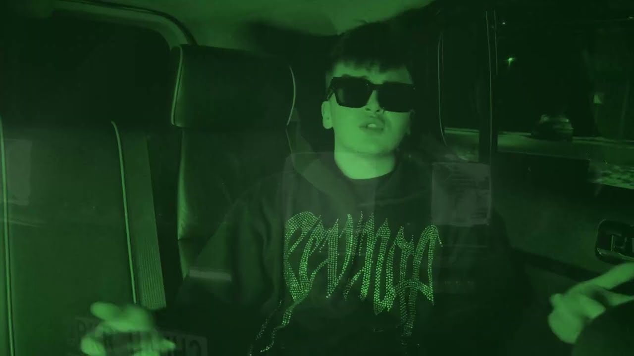 Lil Rjeb - Neruš mě když hraju prod. max luv (off vid) auf YouTube ansehen Lil Rjeb - Neruš mě když hraju prod. max luv (off vid) auf YouTube ansehen