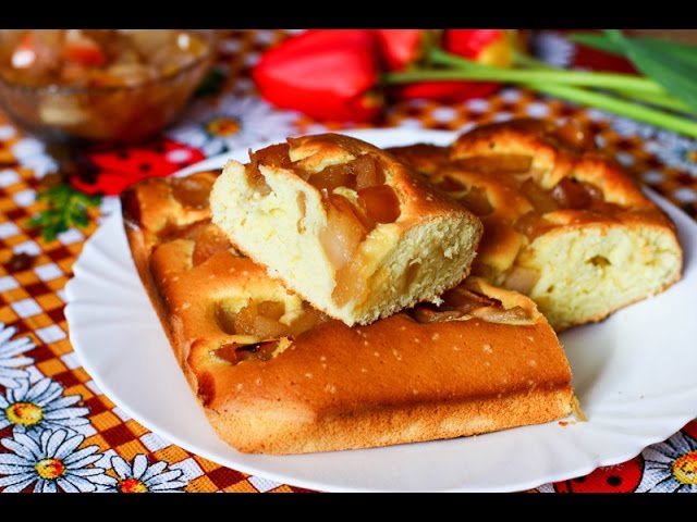 Шарлотка с яблочным вареньем — видео рецепт