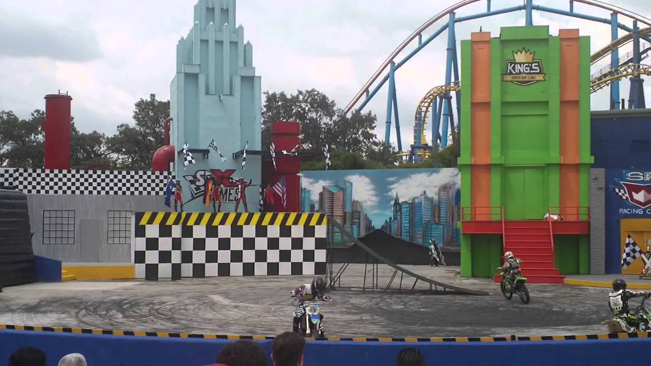Six Flags Mexico - Six Games