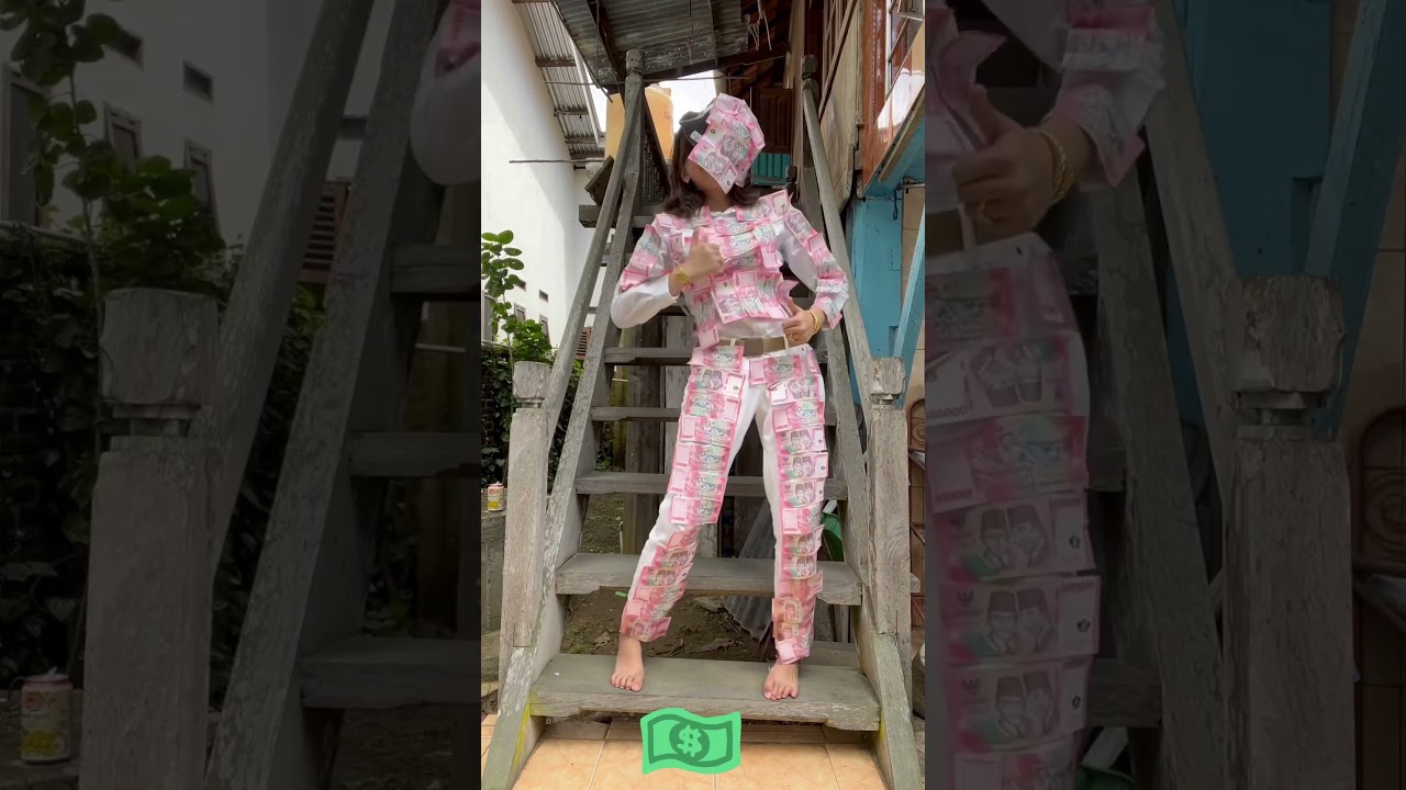 Pakai Baju Uang pas Lebaran dapat dari Pohon! THR Kalian guys 