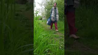 Barefootwalk 🦶 feels 🥰 #barefoot  #barefootlife #barefootwalking #barefootgirl