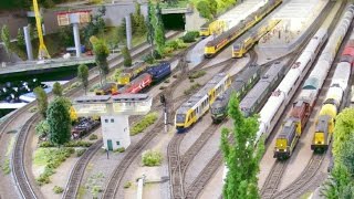 Celebrity Traincontroller demo. Computer controlled Model Railroad Train Layout. Net Worth