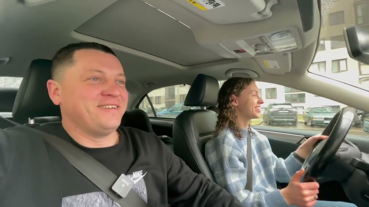 Как заехать в гараж между машин. Парковка в узких местах. - YouTube