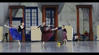 Cinderella: stepsisters in rehearsals | English National Ballet