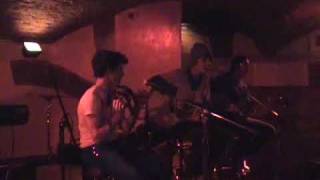 Two Baileys  - Carillon