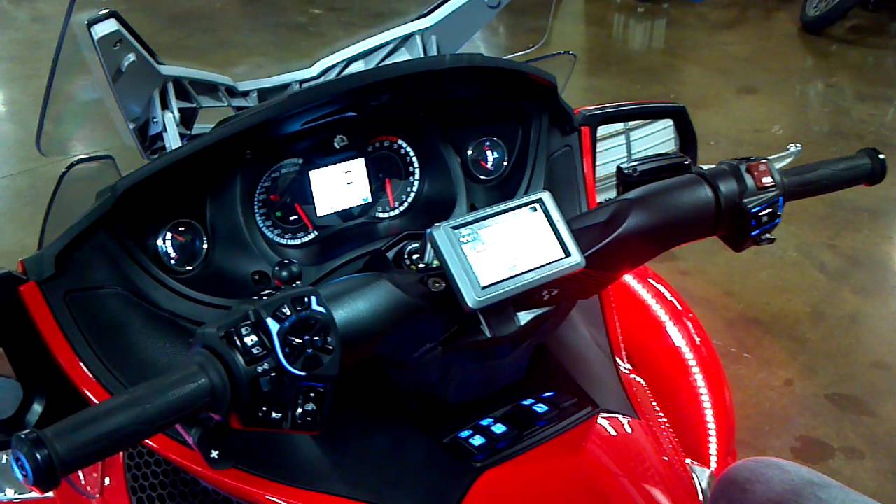 CANAM SPYDER RTS CUSTOM DYNAMICS LED TURN SIGNALS GPS AND TRIAXIS ADJUSTABLE BARS YouTube